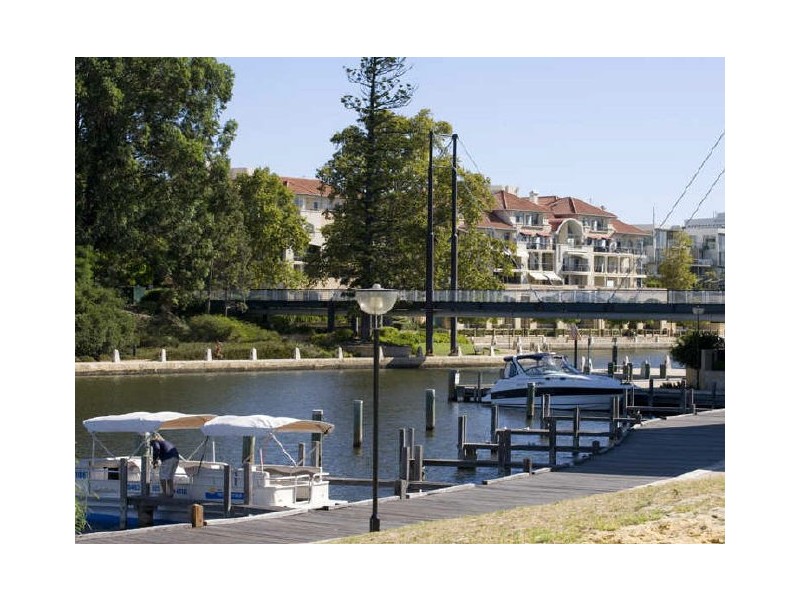 2/2 Henry Lawson Walk, East Perth WA 6004