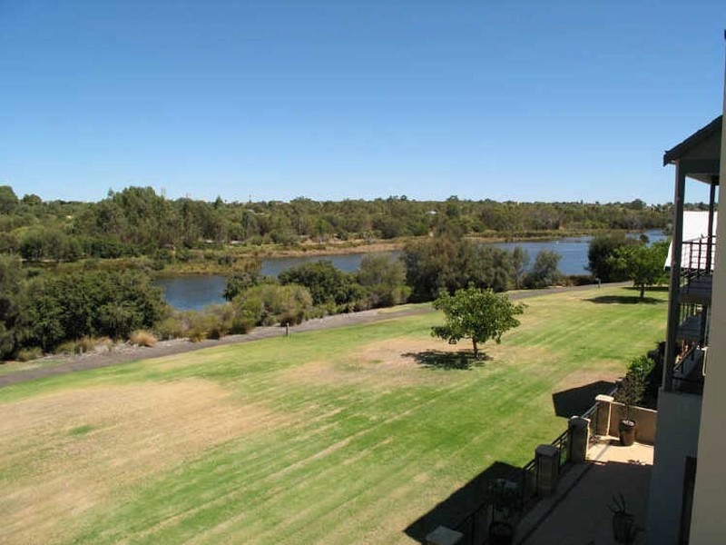 26 Riverina Drive, Ascot WA 6104