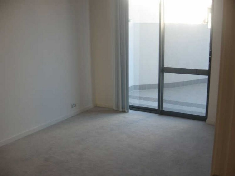 1/18 Tanunda Drive, Rivervale WA 6103