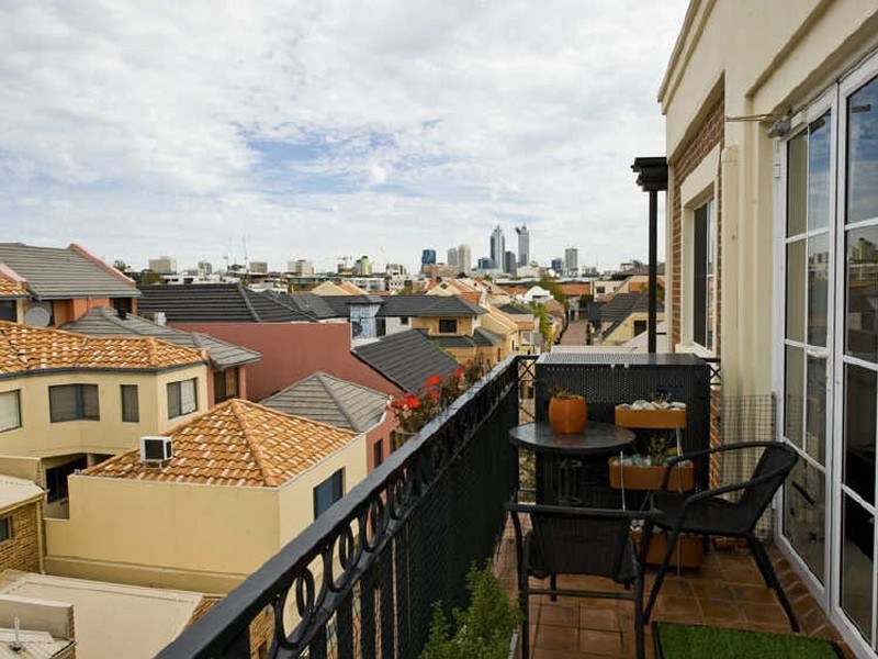 12B/2 Henry Lawson Walk, East Perth WA 6004