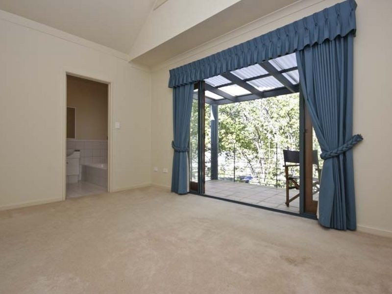 16 Constitution Street, East Perth WA 6004