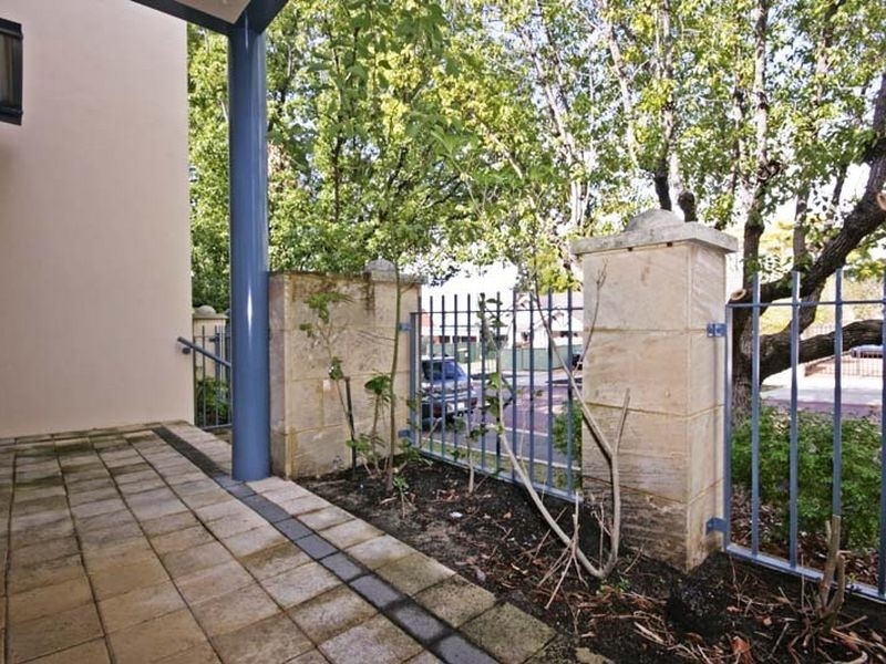 16 Constitution Street, East Perth WA 6004