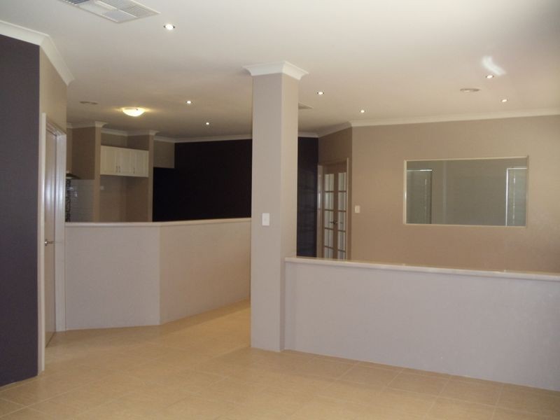 11 Travers Way, Aveley WA 6069