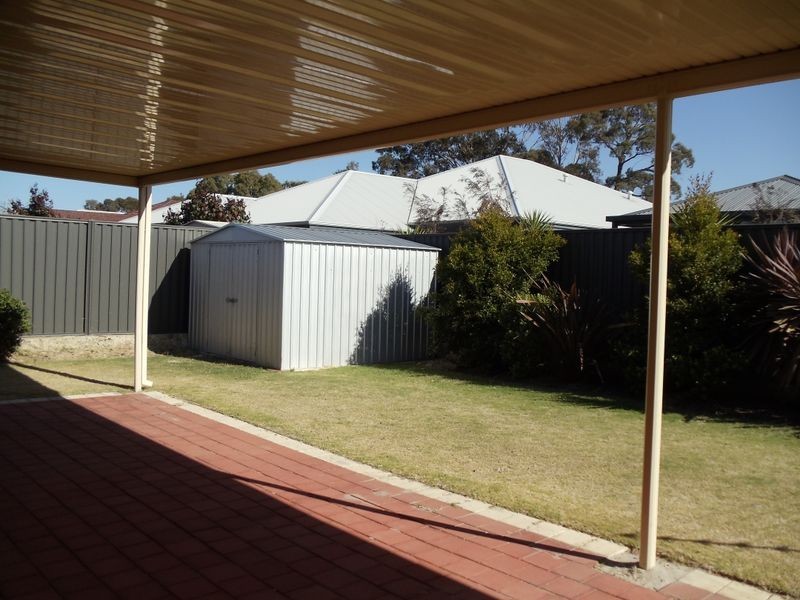11 Travers Way, Aveley WA 6069