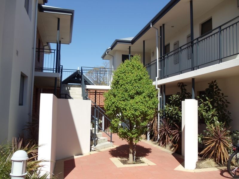 6/2 Lichfield Street, Victoria Park WA 6100