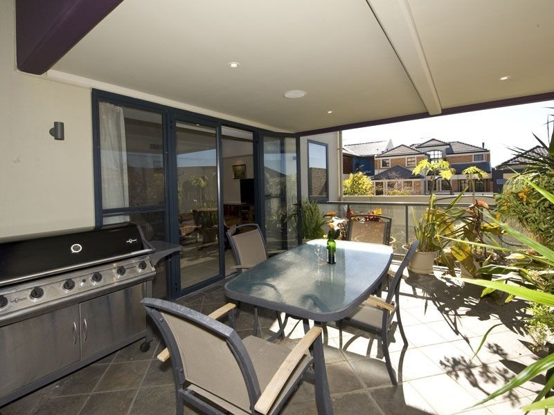 7 Vanguard Terrace, East Perth WA 6004