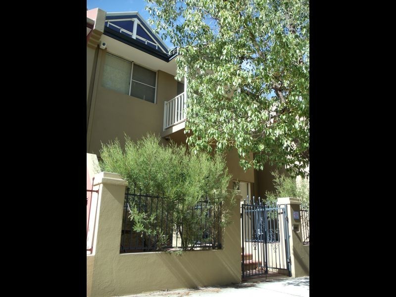 20 Constitution Street, East Perth WA 6004