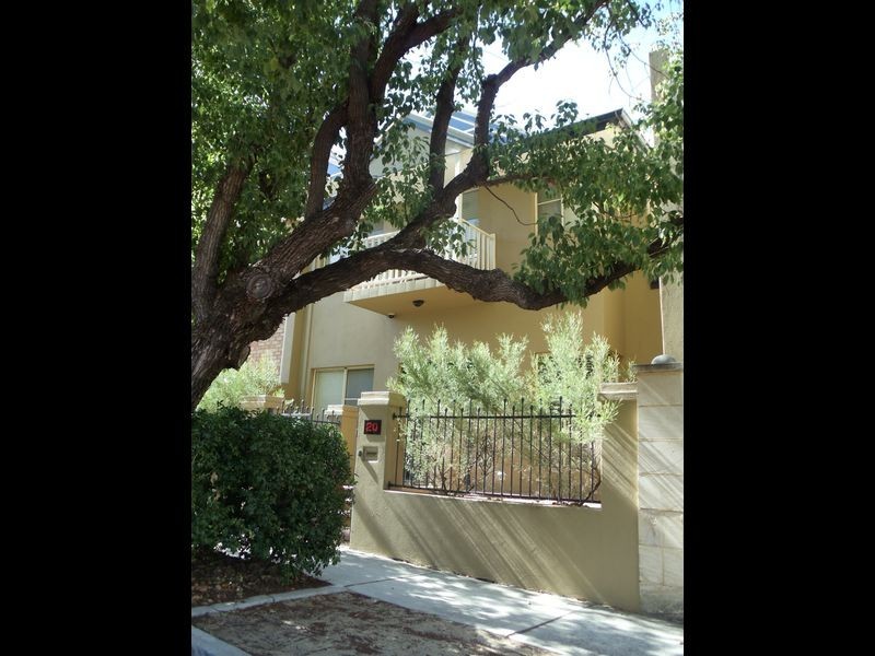 20 Constitution Street, East Perth WA 6004
