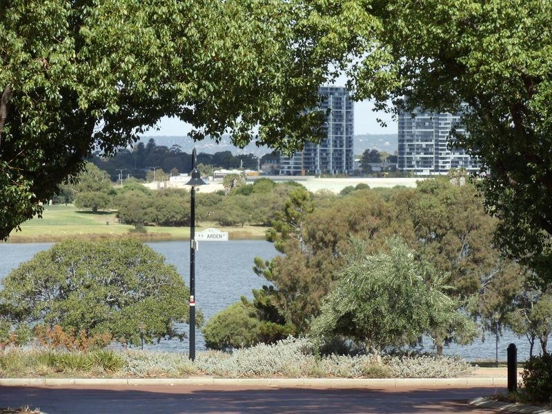 20 Constitution Street, East Perth WA 6004