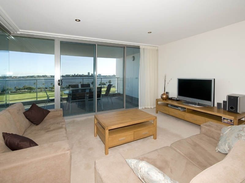 33/132 Terrace Road, Perth WA 6000