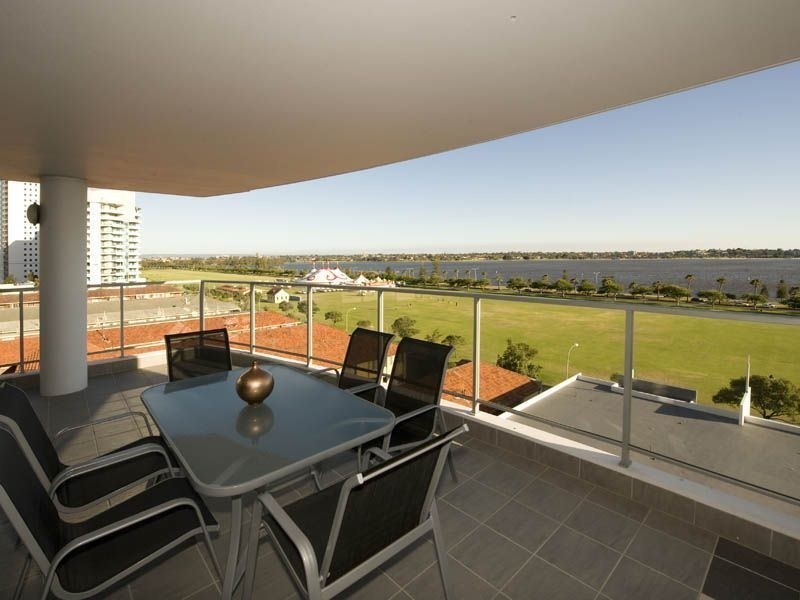 33/132 Terrace Road, Perth WA 6000