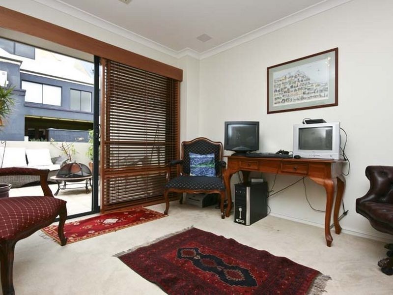 36 Tully Road, East Perth WA 6004