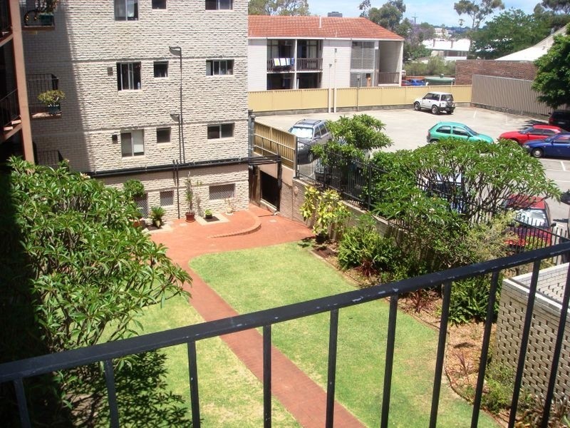 8/133 Lincoln Street, Highgate WA 6003