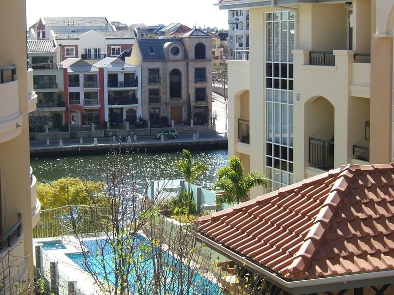 64/20 Royal Street, East Perth WA 6004