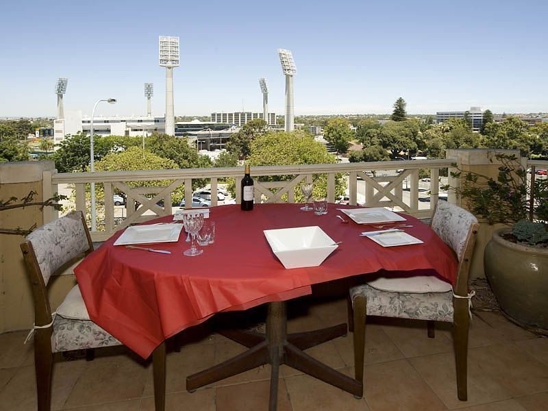 4/30 Waterloo Crescent, East Perth WA 6004