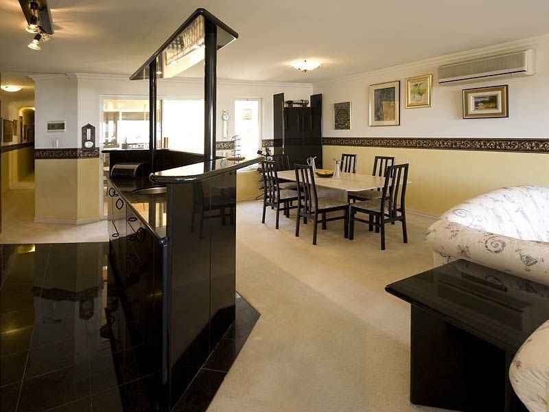 4/30 Waterloo Crescent, East Perth WA 6004