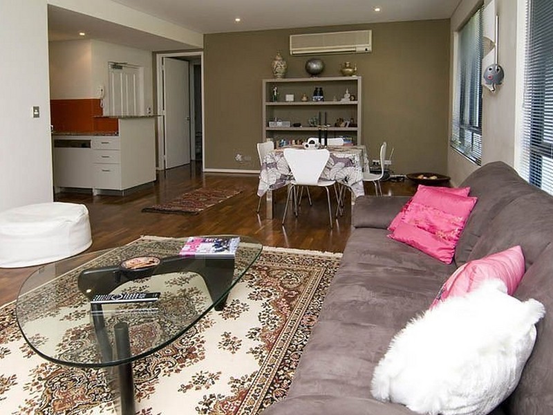 2/26 Saunders Street, East Perth WA 6004