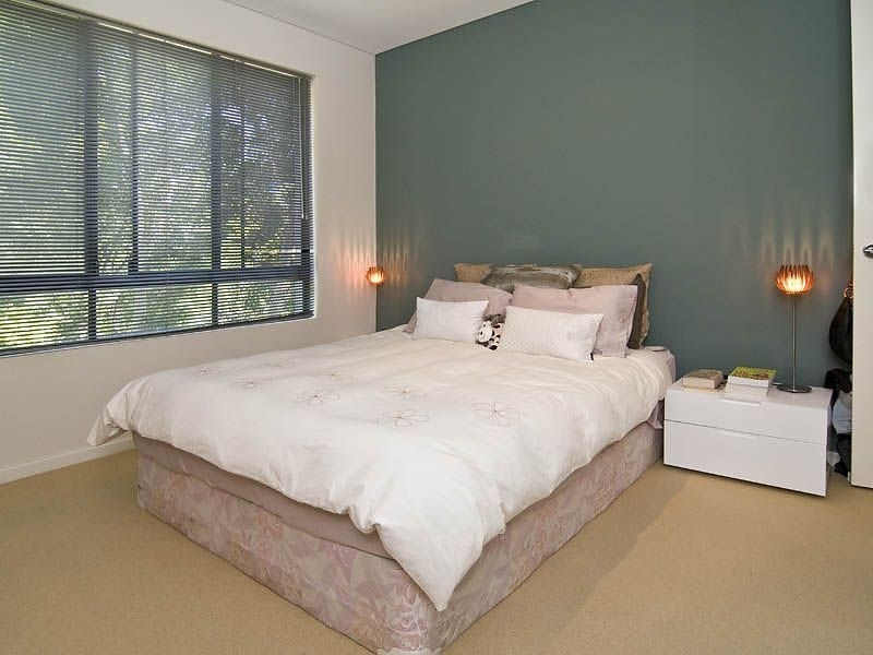 2/26 Saunders Street, East Perth WA 6004