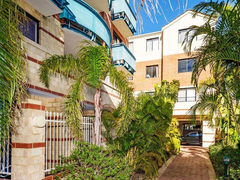 2/30 Bronte Street, East Perth WA 6004