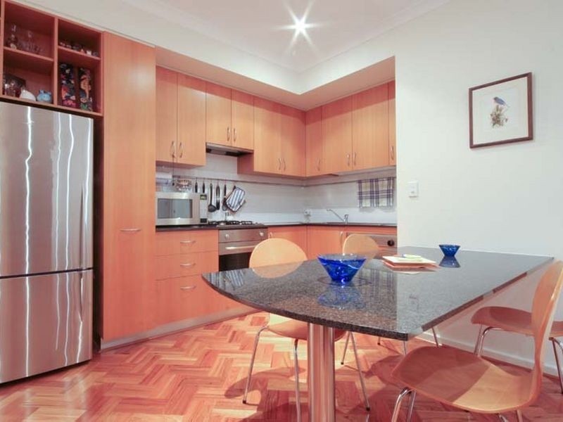 2/22 Saunders Street, East Perth WA 6004