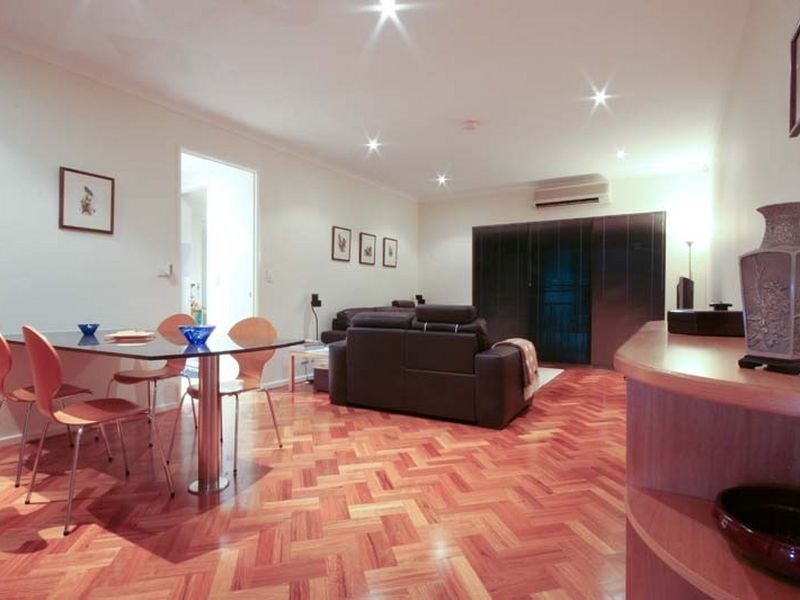 2/22 Saunders Street, East Perth WA 6004