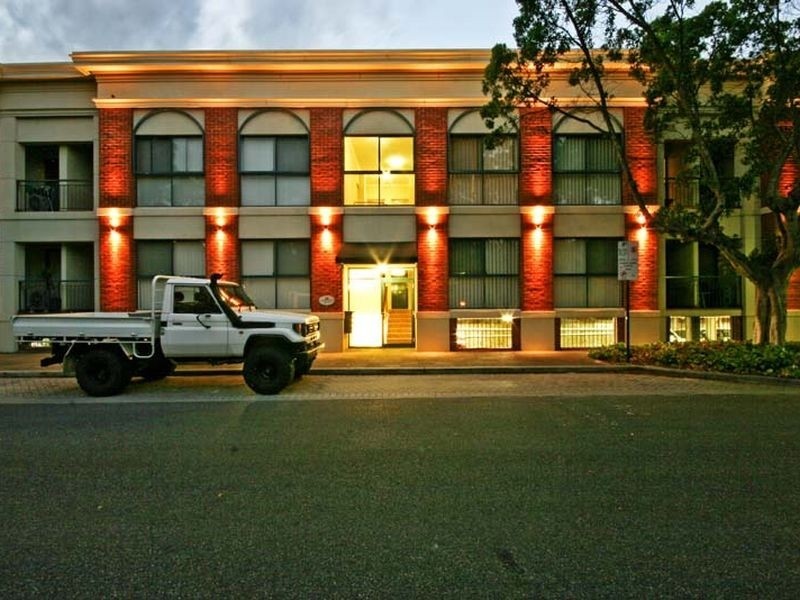 2/22 Saunders Street, East Perth WA 6004