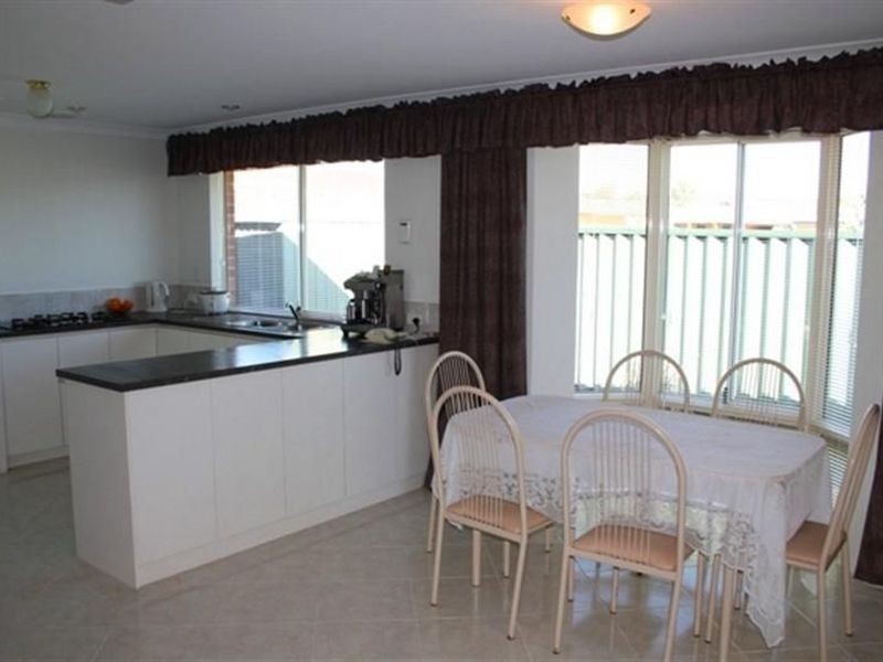 17 Oldham Pass, High Wycombe WA 6057