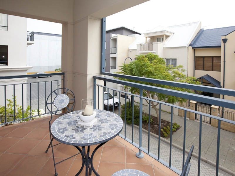 6/24 Saunders Street, East Perth WA 6004