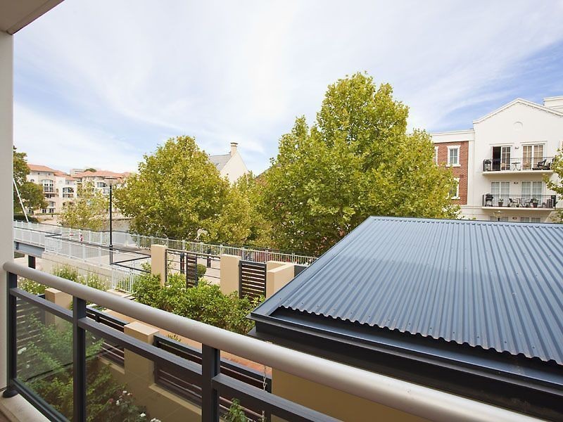 6/1 Henry Lawson Walk, East Perth WA 6004