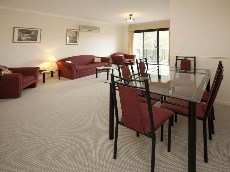 33/11 Regal Place, East Perth WA 6004