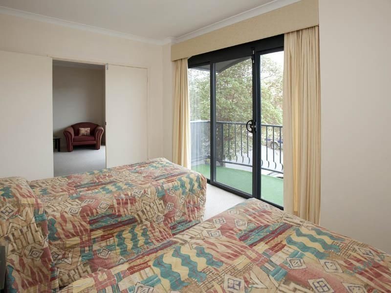 33/11 Regal Place, East Perth WA 6004