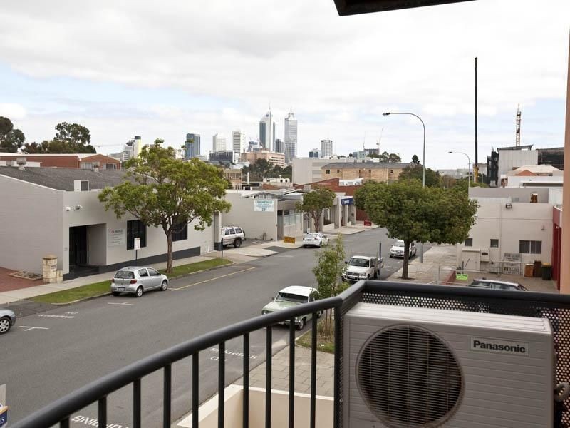 33/11 Regal Place, East Perth WA 6004