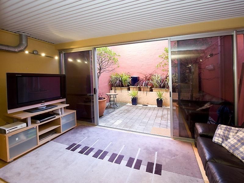 8 Little Brown Street, East Perth WA 6004