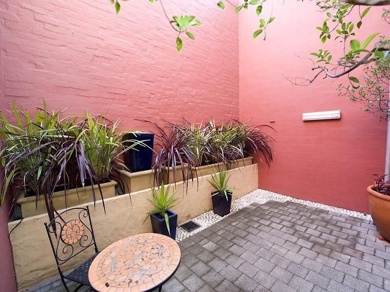 8 Little Brown Street, East Perth WA 6004