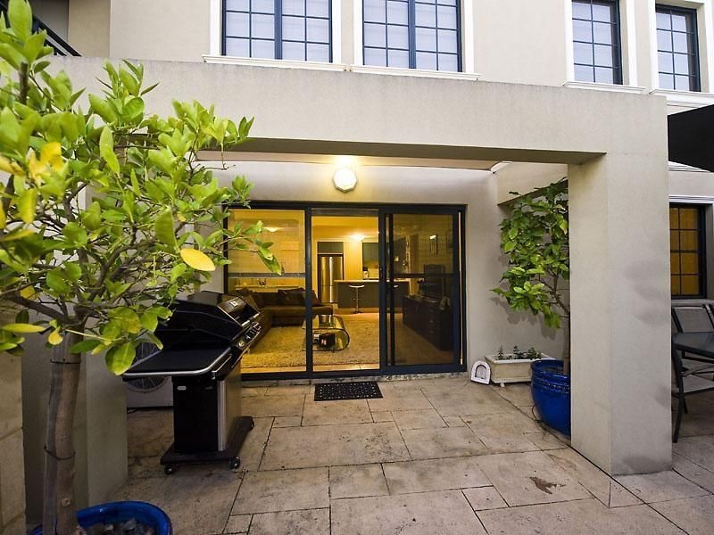 1/50 Victory Terrace, East Perth WA 6004