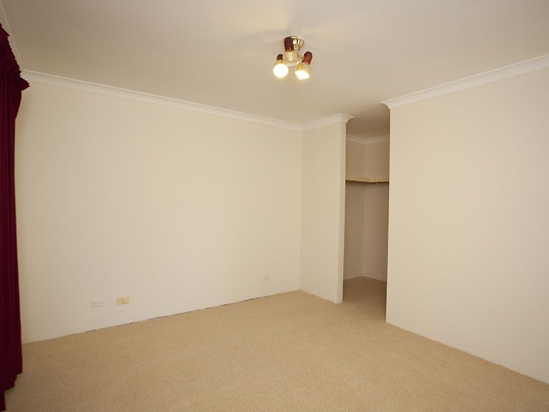 16 Borah Court, Caversham WA 6055