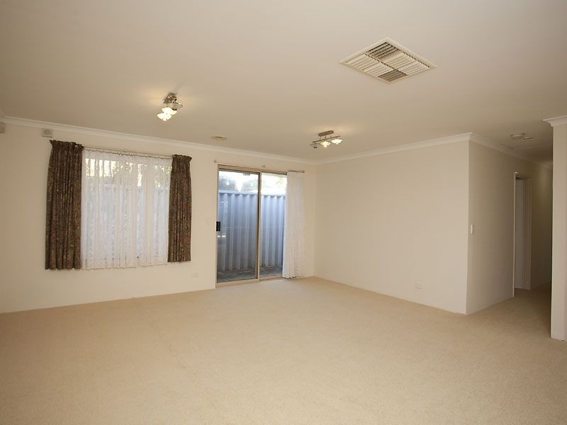 16 Borah Court, Caversham WA 6055
