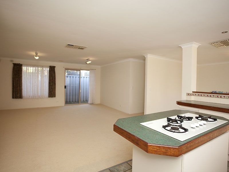 16 Borah Court, Caversham WA 6055