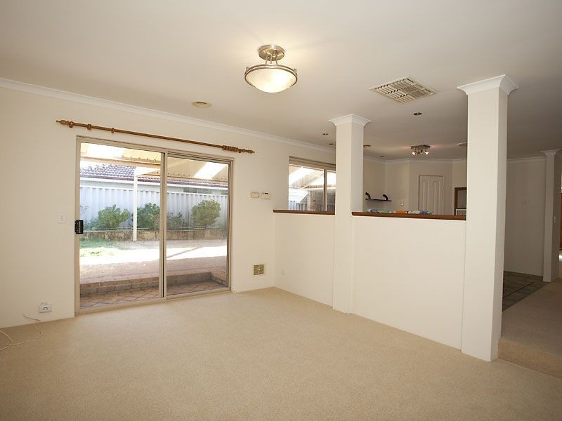 16 Borah Court, Caversham WA 6055