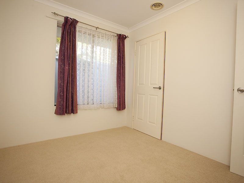 16 Borah Court, Caversham WA 6055