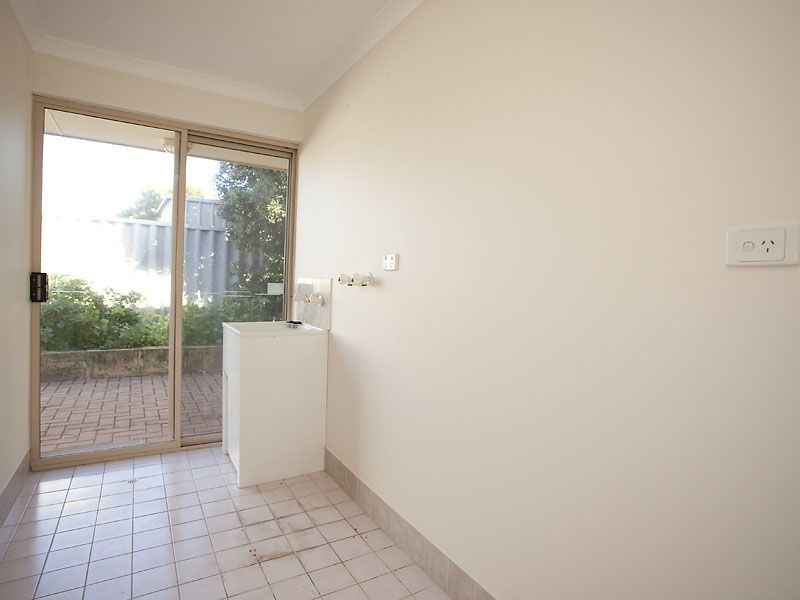 16 Borah Court, Caversham WA 6055