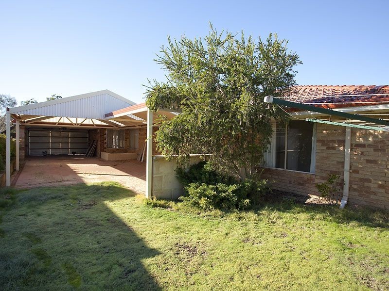 16 Borah Court, Caversham WA 6055