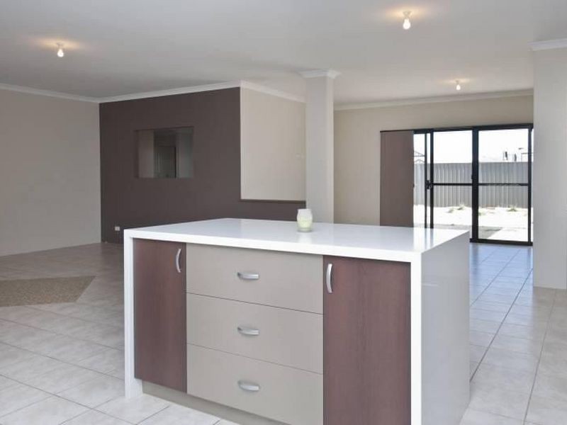 9 Manila Way, Aveley WA 6069