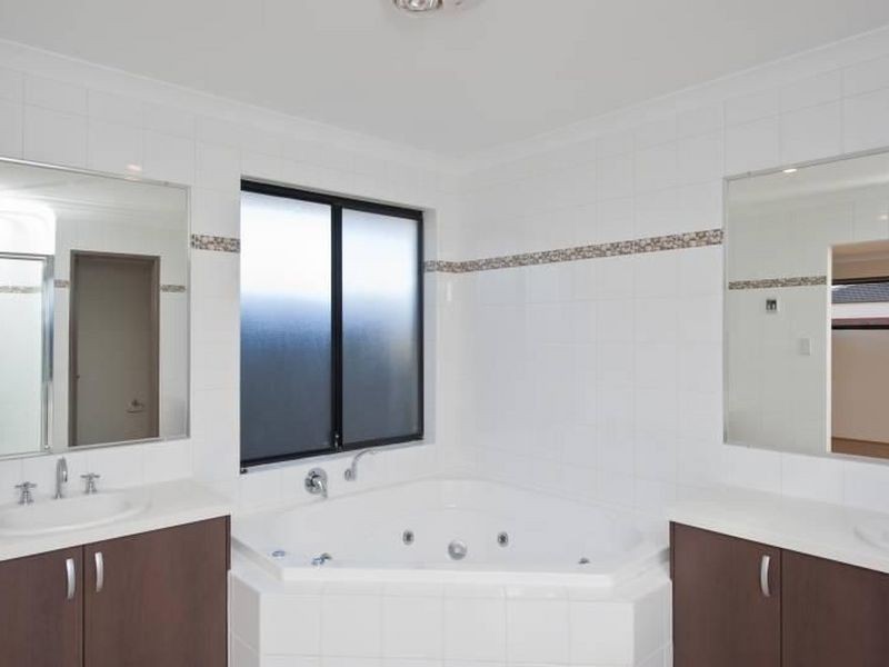 9 Manila Way, Aveley WA 6069