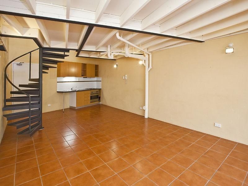 8 Little Saunders Street, East Perth WA 6004