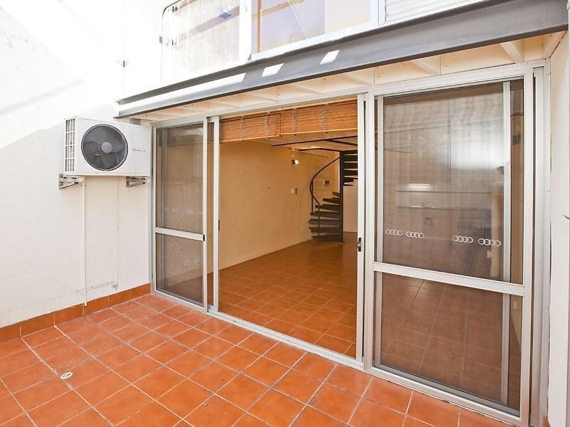 8 Little Saunders Street, East Perth WA 6004