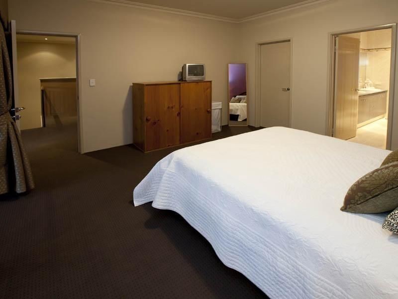 38 Tully Road, East Perth WA 6004