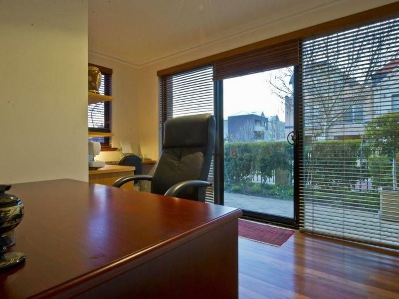 2 Haig Park Circle, East Perth WA 6004