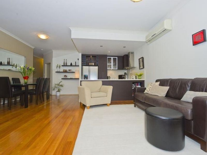 2/14 Waterloo Crescent, East Perth WA 6004