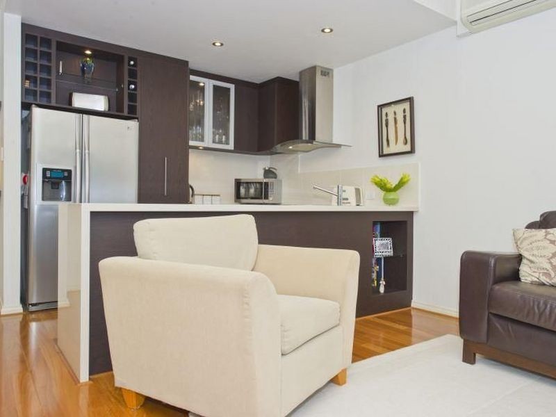 2/14 Waterloo Crescent, East Perth WA 6004